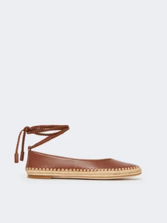 Ballerinaskor i nappa och raffia, tobaksfärgade