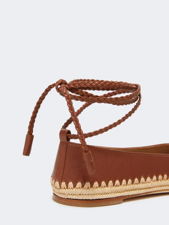 Ballerinaskor i nappa och raffia, tobaksfärgade Ballerinaskor i nappa och raffia, tobaksfärgade