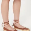 Ballerinaskor i nappa och raffia, tobaksfärgade Ballerinaskor i nappa och raffia, tobaksfärgade