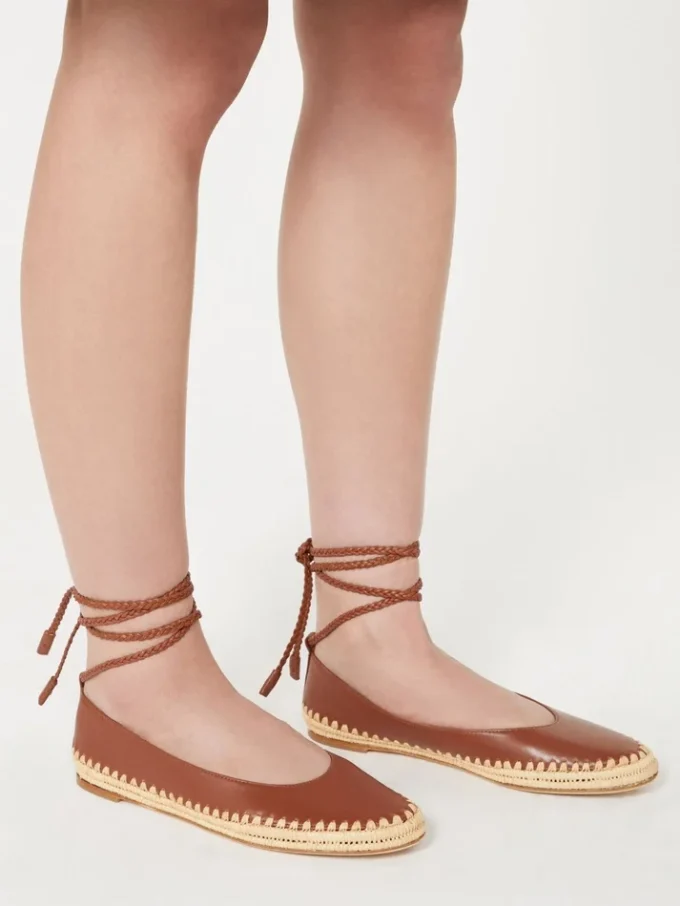 Ballerinaskor i nappa och raffia, tobaksfärgade Ballerinaskor i nappa och raffia, tobaksfärgade