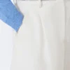 Bermudashorts i bomulls- och linnekanvas, ecru Bermudashorts i bomulls- och linnekanvas, ecru