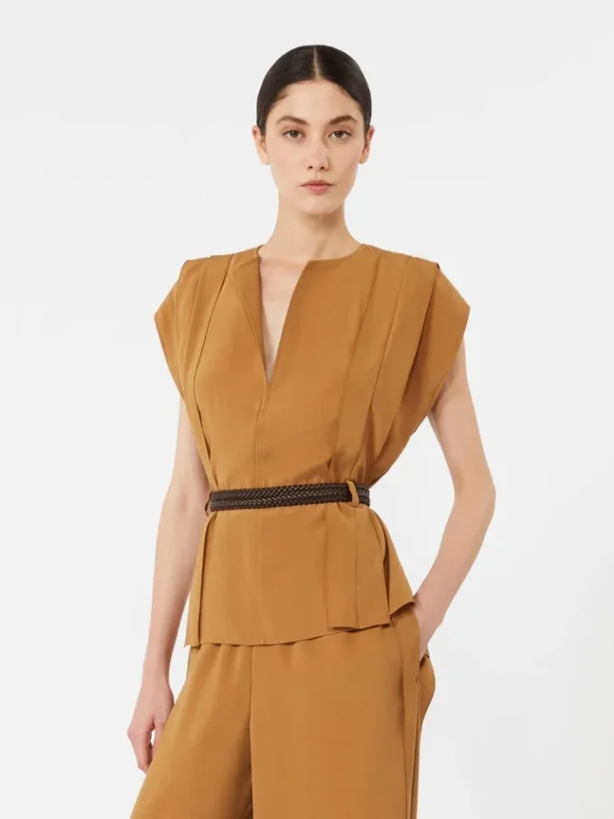 Cady-blus med volanger, karamell Cady-blus med volanger, karamell