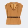 Cady-blus med volanger, karamell Cady-blus med volanger, karamell