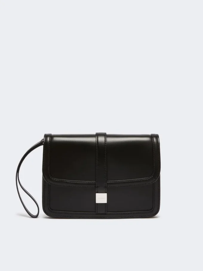 Clutch i slätt läder, svart Clutch i slätt läder, svart