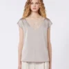 Feminin satintopp, nude Feminin satintopp, nude