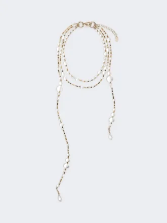Flerradigt halsband i metall och glas, optiskt vitt Flerradigt halsband i metall och glas, optiskt vitt