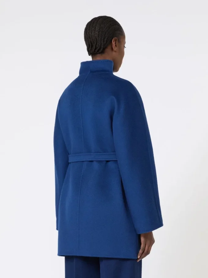 Kamelbrun wrap-kappa, kinesiskt blå Kamelbrun wrap-kappa, kinesiskt blå