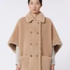Kappa i teddytyg av alpacka och kashmir, beige Kappa i teddytyg av alpacka och kashmir, beige