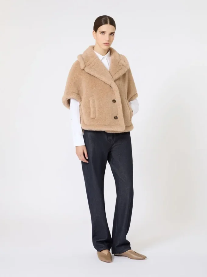 Kappa i teddytyg av alpacka och kashmir med boxig passform, beige Kappa i teddytyg av alpacka och kashmir med boxig passform, beige