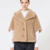 Kappa i teddytyg av alpacka och kashmir med boxig passform, beige Kappa i teddytyg av alpacka och kashmir med boxig passform, beige