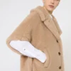 Kappa i teddytyg av alpacka och kashmir med boxig passform, beige Kappa i teddytyg av alpacka och kashmir med boxig passform, beige