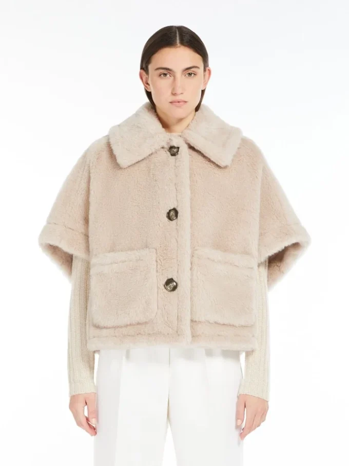 Kappa i teddytyg av alpacka och ull, beige Kappa i teddytyg av alpacka och ull, beige