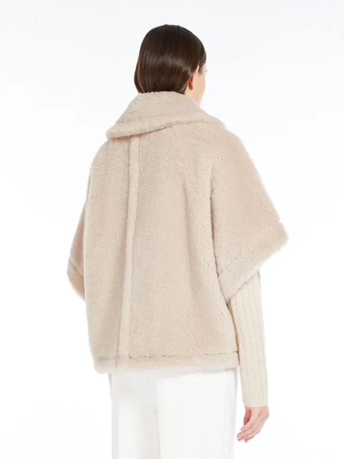 Kappa i teddytyg av alpacka och ull, beige Kappa i teddytyg av alpacka och ull, beige