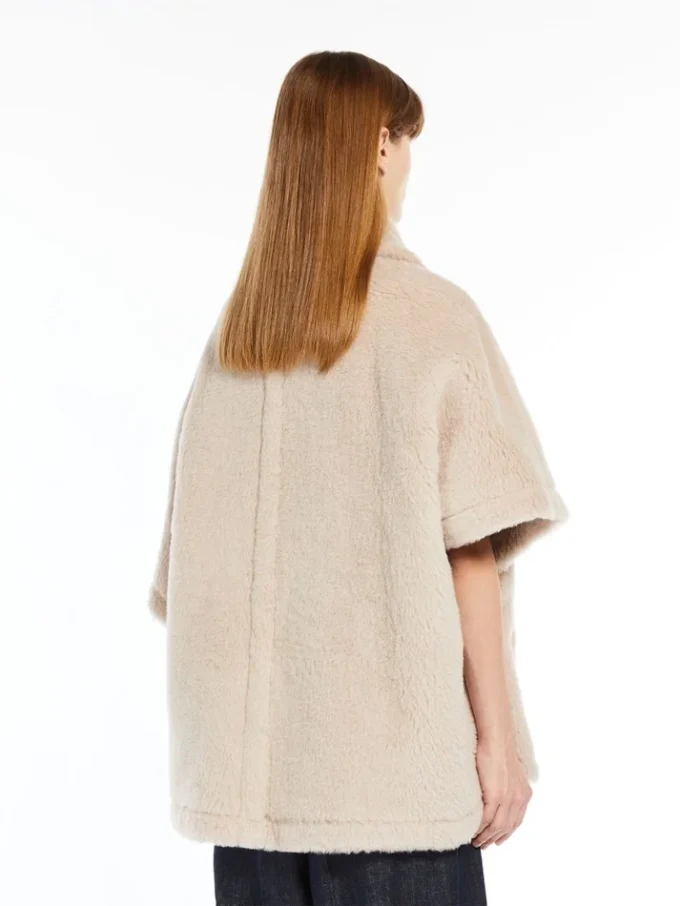 Kappa i teddytyg av alpacka och ull, beige Kappa i teddytyg av alpacka och ull, beige