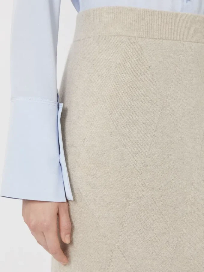 Kjol i argyle-mönstrat kashmirgarn, beige Kjol i argyle-mönstrat kashmirgarn, beige