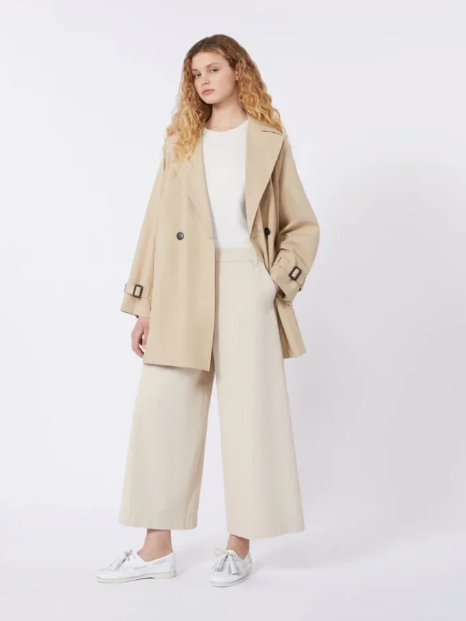 Kort trenchcoat i vattenavvisande canvas, beige Kort trenchcoat i vattenavvisande canvas, beige
