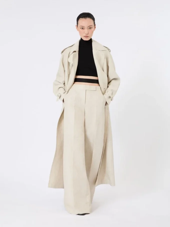 Kort turtleneck i stretchviskos, svart Kort turtleneck i stretchviskos, svart
