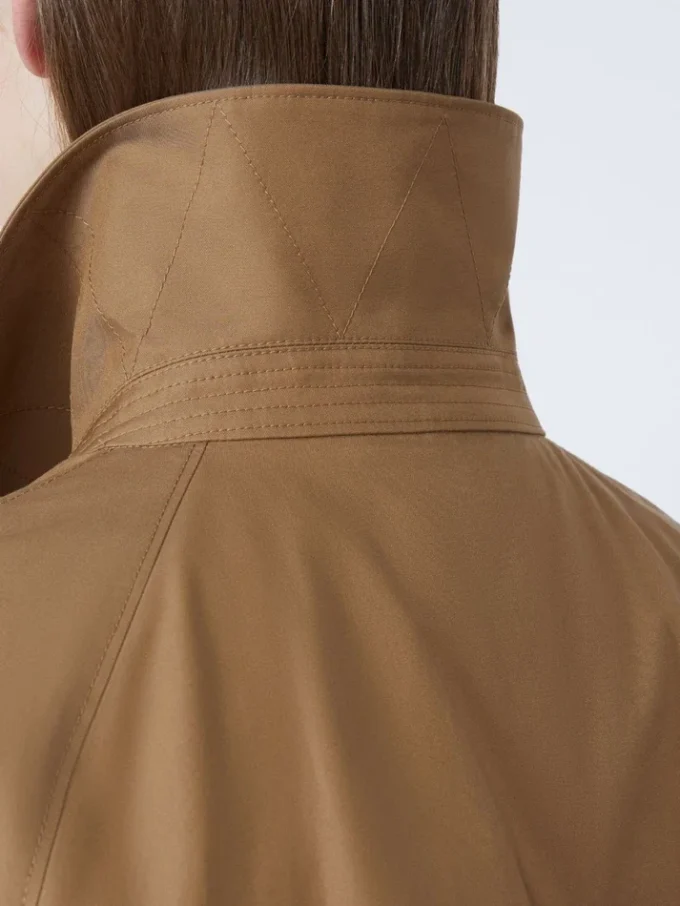 Kort vattenavvisande trenchcoat i twill, brun Kort vattenavvisande trenchcoat i twill, brun