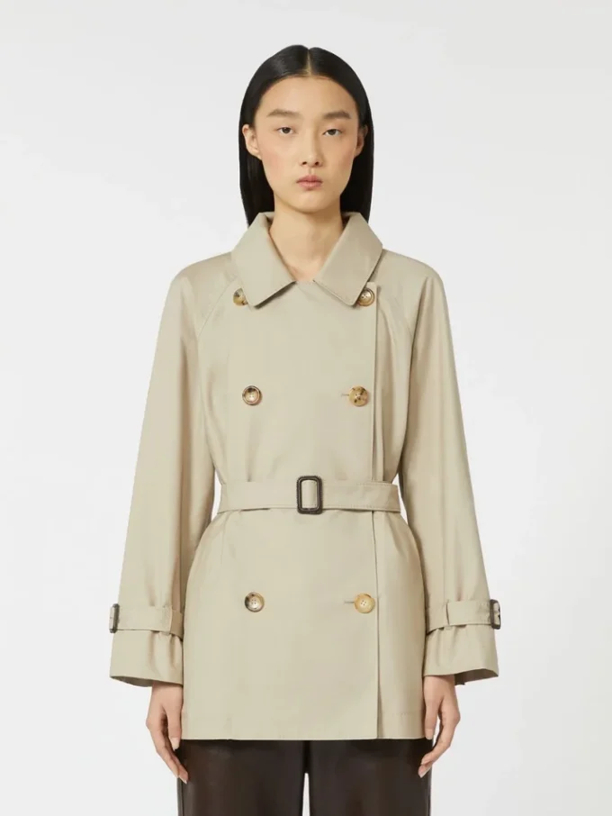 Kort, vattenavvisande trenchcoat i twill, sand Kort, vattenavvisande trenchcoat i twill, sand