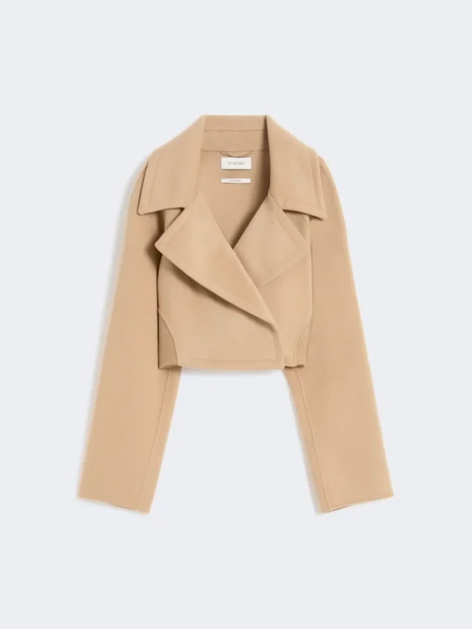 Kort ytterplagg i Pure Wool, karamell Kort ytterplagg i Pure Wool, karamell