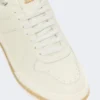 Låga sneakers i tumlat läder, vita Låga sneakers i tumlat läder, vita
