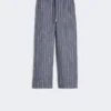 Linnebyxor i denimlook med smala ränder, ultramarinblå Linnebyxor i denimlook med smala ränder, ultramarinblå