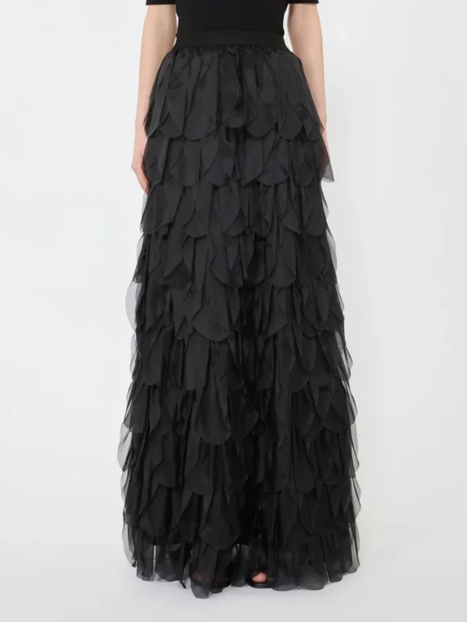 Lång kjol med kronblad i sidenorganza, svart Lång kjol med kronblad i sidenorganza, svart