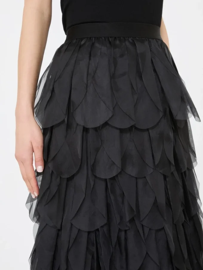 Lång kjol med kronblad i sidenorganza, svart Lång kjol med kronblad i sidenorganza, svart