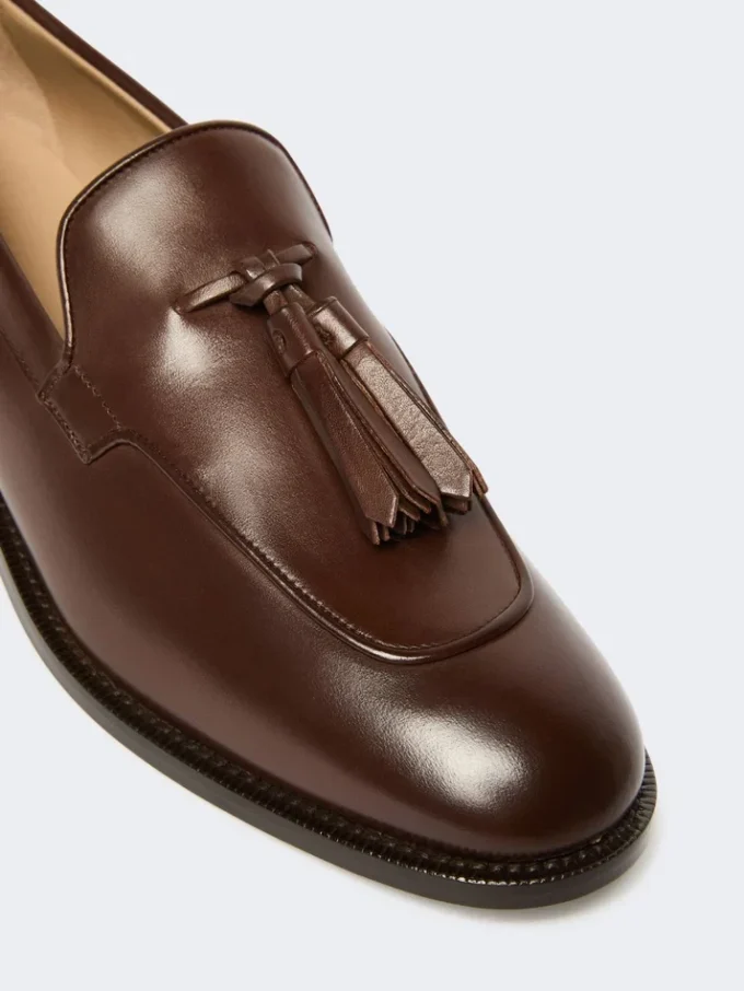 Loafers i läder med tofsar, kakaofärgade Loafers i läder med tofsar, kakaofärgade