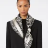Mönstrad foulard i silketwill, svart Mönstrad foulard i silketwill, svart