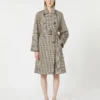 Mönstrad vattenavvisande trenchcoat i twill, kaffebrun Mönstrad vattenavvisande trenchcoat i twill, kaffebrun