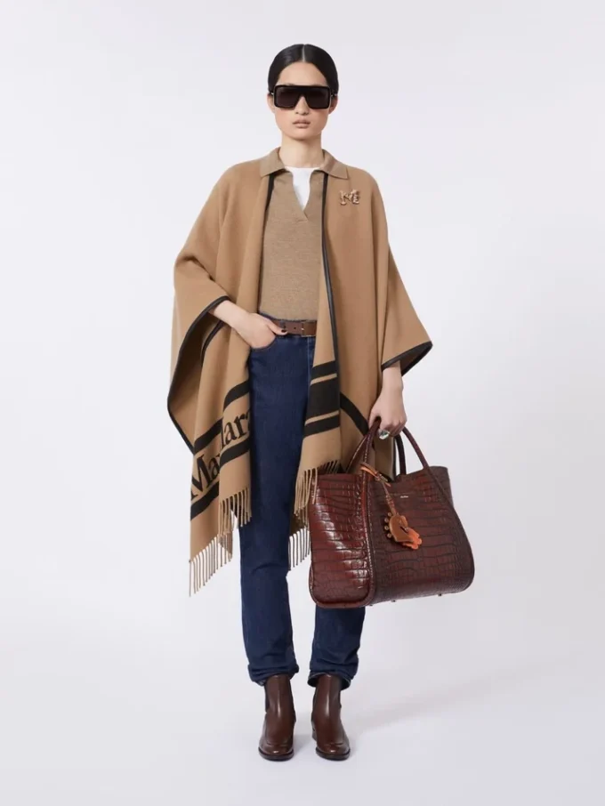 Poncho i jacquardull, kamel Poncho i jacquardull, kamel