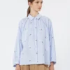 Poplin-skjorta med broderi, ljusblå Poplin-skjorta med broderi, ljusblå