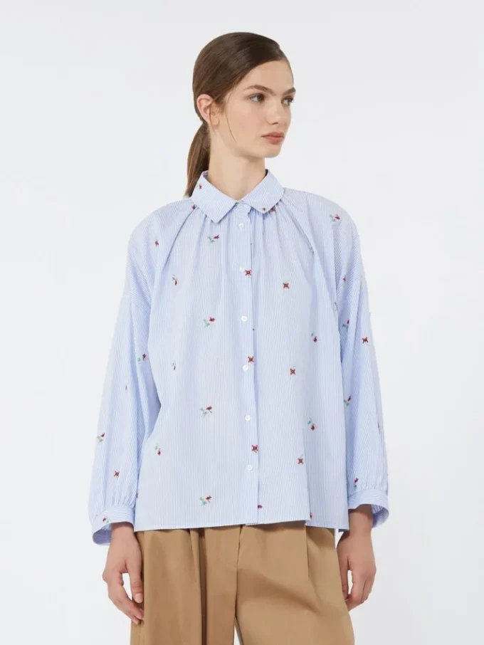 Poplin-skjorta med broderi, ljusblå Poplin-skjorta med broderi, ljusblå