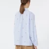 Poplin-skjorta med broderi, ljusblå Poplin-skjorta med broderi, ljusblå