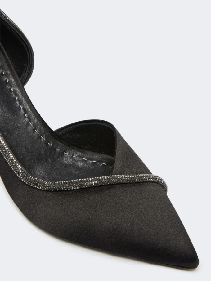 Pumps i satin med kristaller, svarta Pumps i satin med kristaller, svarta