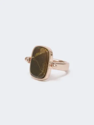 Ring i metall och harts, mörkbrun