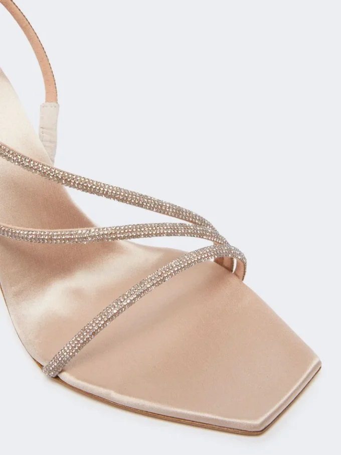 Sandaler i satin och kristall, färg: nude Sandaler i satin och kristall, färg: nude
