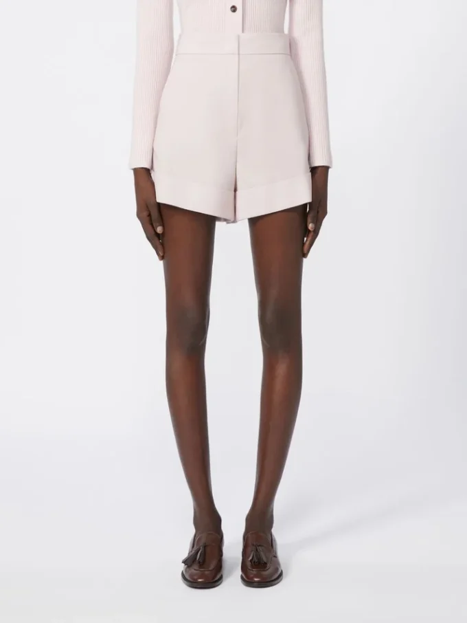 Shorts i kanvas av ull, mohair och siden, beige-rosa Shorts i kanvas av ull, mohair och siden, beige-rosa