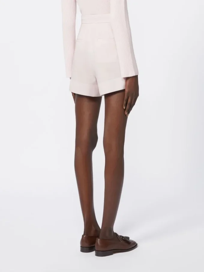 Shorts i kanvas av ull, mohair och siden, beige-rosa Shorts i kanvas av ull, mohair och siden, beige-rosa