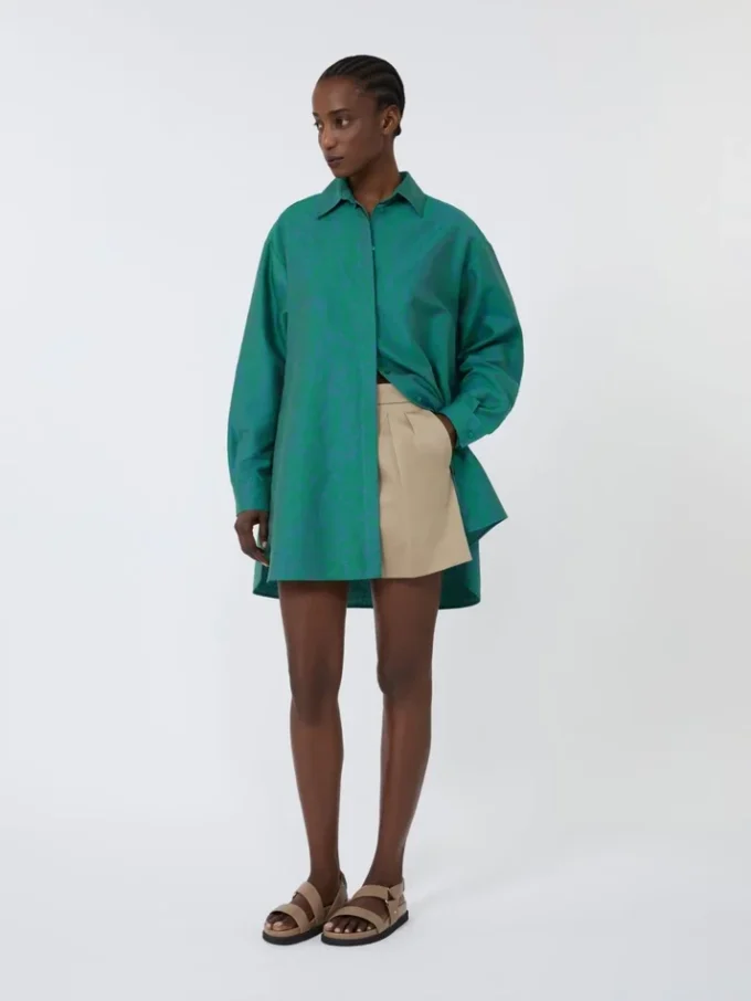 Shorts i stretchig bomullssatin, khaki Shorts i stretchig bomullssatin, khaki
