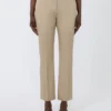 Slim-fit byxor i bomullssatin, khaki