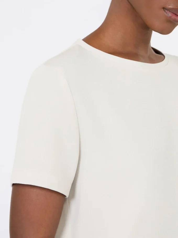 T-shirt i satin, naturvit T-shirt i satin, naturvit