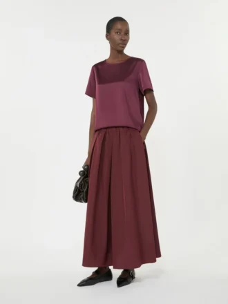 T-shirt i satin och jersey, bordeaux