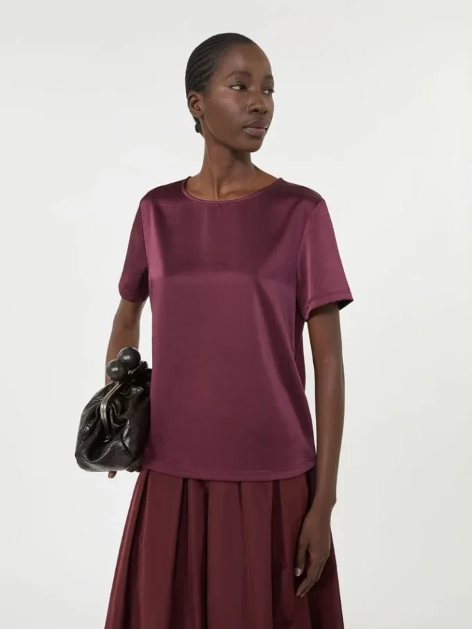 T-shirt i satin och jersey, bordeaux T-shirt i satin och jersey, bordeaux