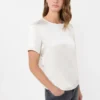 T-shirt i satin och jersey, ecru T-shirt i satin och jersey, ecru