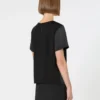T-shirt i satin och jersey, svart T-shirt i satin och jersey, svart