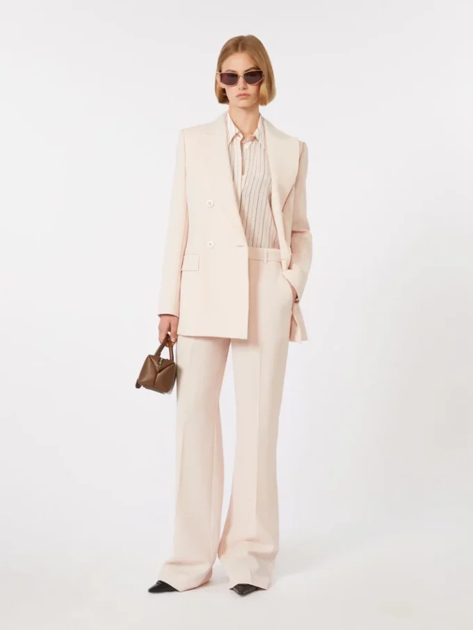 Tajt sittande blazer i ullkrepp, rosa