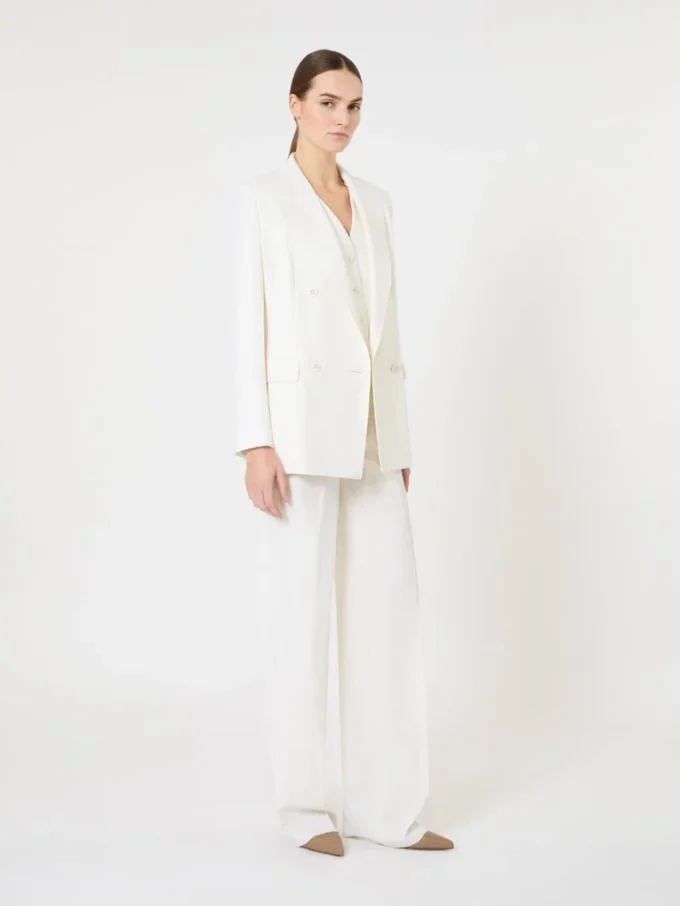 Tajt sittande blazer i ullkrepp, vit Tajt sittande blazer i ullkrepp, vit