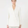 Tajt sittande blazer i ullkrepp, vit Tajt sittande blazer i ullkrepp, vit